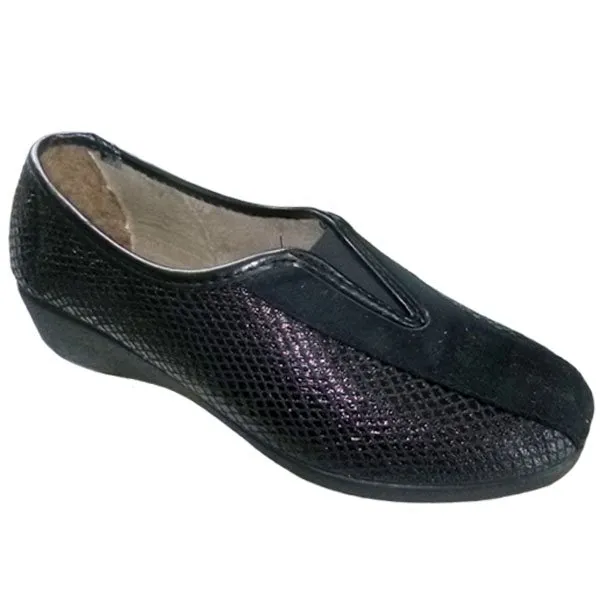 Zapatilla cerrada con elástico central y piso cuña La Barca Deluxe 35/41 Negro y Marrón 491 - Imagen 3